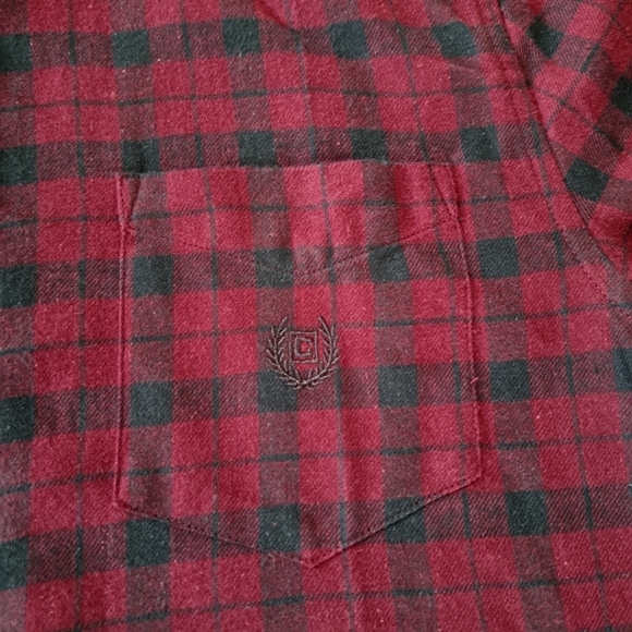 Chaps Plaid Flannel Shirt Performance Top Men's Medium Red Black Plaid Collared - Picture 6 of 8